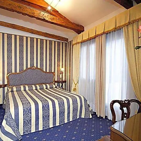 سنتور البندقية